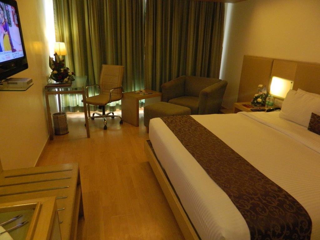 Park Maple Amritsar Exterior foto